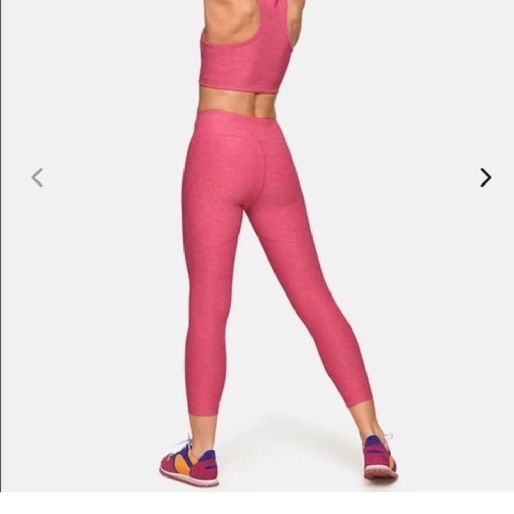 Outdoor Voices 3/4 high waist warm up leggings in flamingo pink size large.